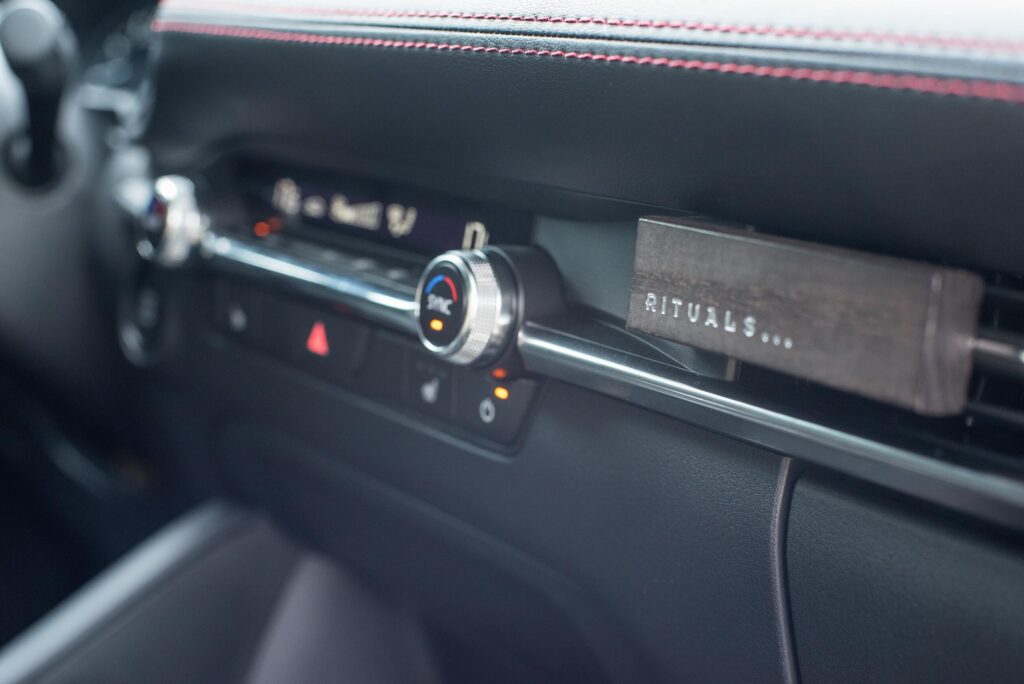 Mazda3 details dashboard